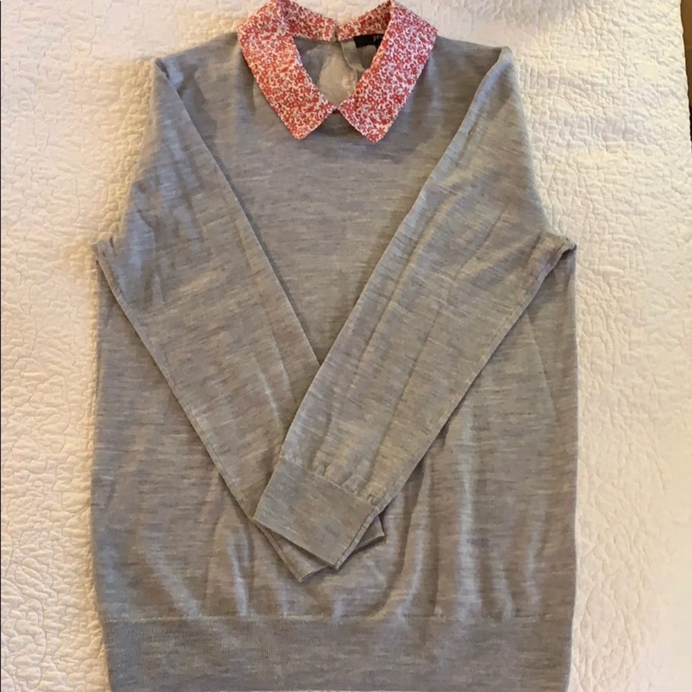 Sweater shirt with patterned collar